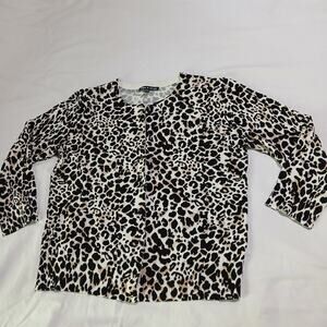Cable & Gauge Size L Black, white, and Tan Leopard Print Lightweight Sweater